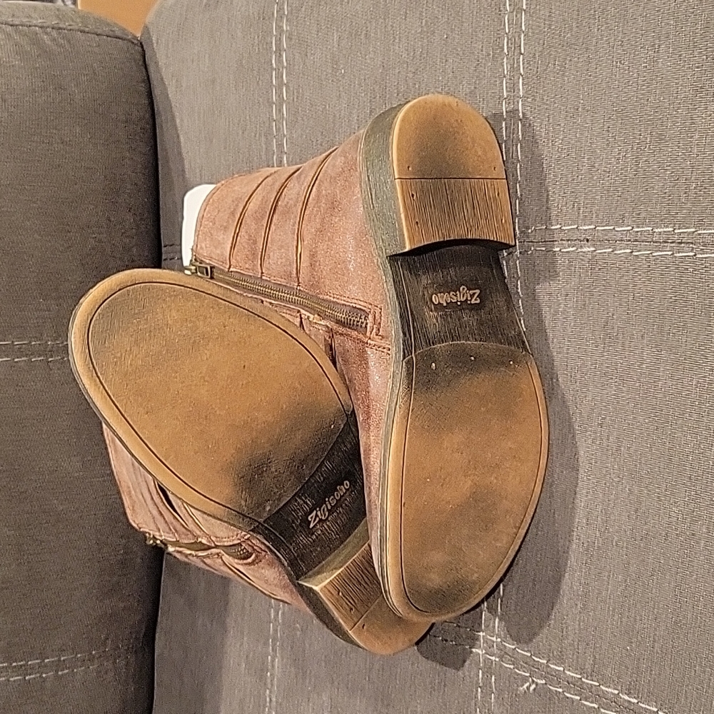 Motorcycle Style Distressed Boot - Picture 6 of 6